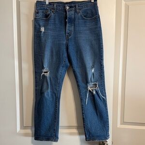 Women's Distressed Levi’s 501 distressed Jeans